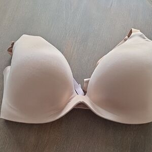 Victoria's Secret Seamless Elegant Nude Tshirt Women's Bra Size 36DD